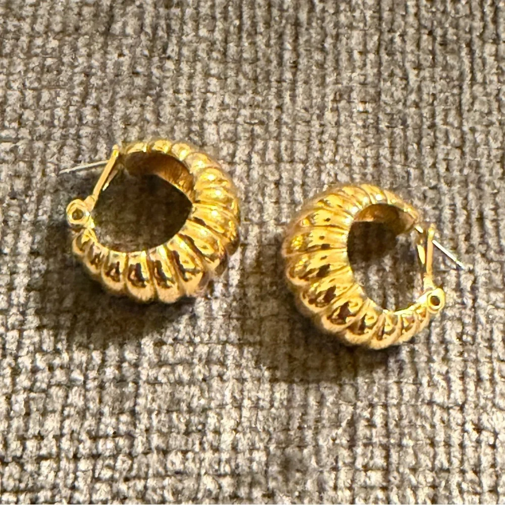 Ribbed Hoop Earrings – Signed & Classic